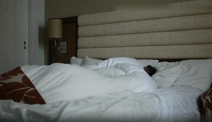 大学情侣开房激情缠绵，美乳女友被干得娇喘连连，淫叫声太骚让人欲火焚身！